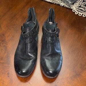 UGG Black Leather Moto Ankle Boot Zip Back Women’s Size 8.5